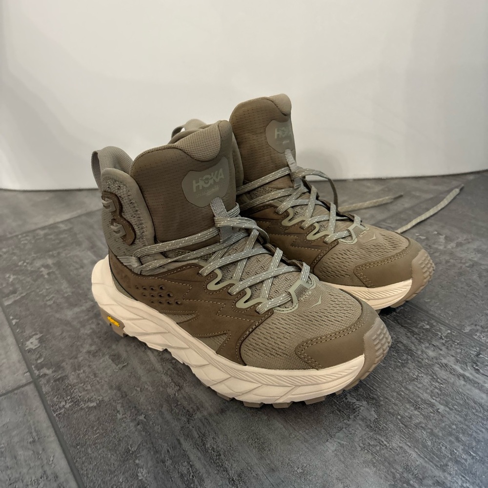 HOKA Anacapa Hiking Boot *NEVER WORN*